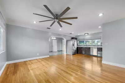 2501 Leslee Lake Drive N, Saint Petersburg, FL 33713 - Photo 16