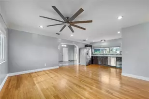 2501 Leslee Lake Dr N, Saint Petersburg, FL 33713 - Photo 16