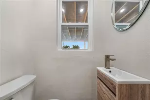 2501 Leslee Lake Dr N, Saint Petersburg, FL 33713 - Photo 36
