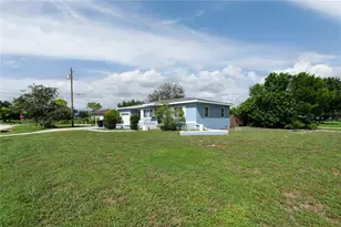 2501 Leslee Lake Dr N, Saint Petersburg, FL 33713 - Photo 6