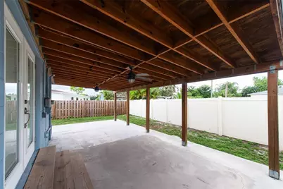 2501 Leslee Lake Drive N, Saint Petersburg, FL 33713 - Photo 10