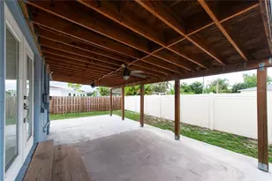 2501 Leslee Lake Dr N, Saint Petersburg, FL 33713 - Photo 10