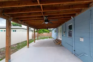 2501 Leslee Lake Dr N, Saint Petersburg, FL 33713 - Photo 12