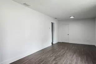 9408 N 12th St, Tampa, FL 33612 - Photo 12