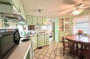 116 W St Johns Wy, Apollo Beach, FL 33572 - Photo 8