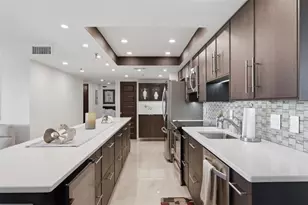 7432 Sunshine Skyway Ln S, Saint Petersburg, FL 33711 - Photo 6