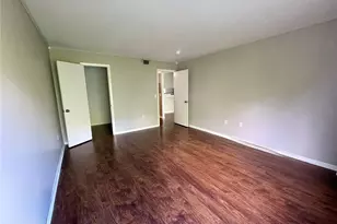 621 99th Ave N, Saint Petersburg, FL 33702 - Photo 8
