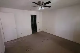 4891 Puritan Cir, Tampa, FL 33617 - Photo 12