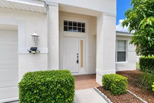 3207 Clover Blossom Cir, Land O Lakes, FL 34638 - Photo 2