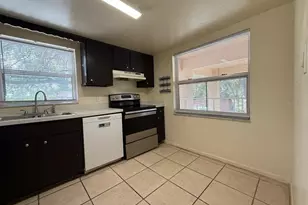 3301 58th Ave S, Saint Petersburg, FL 33712 - Photo 4