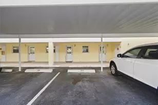 12100 Capri Cir S, Treasure Island, FL 33706 - Photo 6