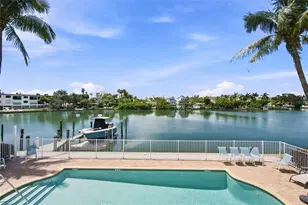 12100 Capri Cir S, Treasure Island, FL 33706 - Photo 30