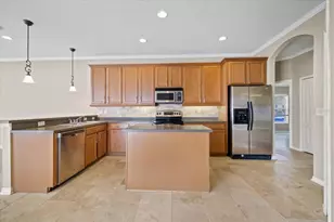 1833 Mira Lago Cir, Ruskin, FL 33570 - Photo 8