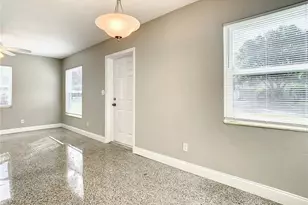 8111 30th Ave N, Saint Petersburg, FL 33710 - Photo 4