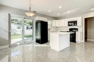 8111 30th Ave N, Saint Petersburg, FL 33710 - Photo 2