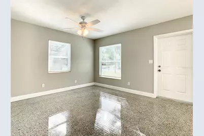 8111 30th Avenue N, Saint Petersburg, FL 33710 - Photo 6