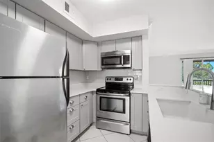 2400 Feather Sound Dr, Clearwater, FL 33762 - Photo 14