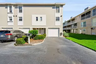 255 Capri Cir N, Treasure Island, FL 33706 - Photo 2