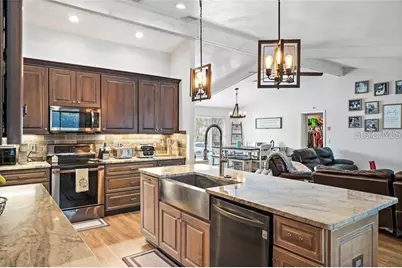 11463 Harborside Circle, Largo, FL 33773 - Photo 4