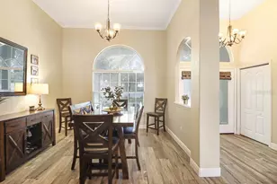 2203 Valrico Forest Dr, Valrico, FL 33594 - Photo 6