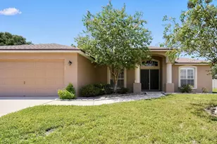 5625 Fischer Dr, Lakeland, FL 33812 - Photo 1