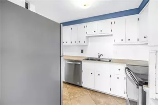 7000 Beach Plaza, Saint Pete Beach, FL 33706 - Photo 12
