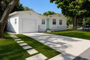 1543 43rd St S, Saint Petersburg, FL 33711 - Photo 1