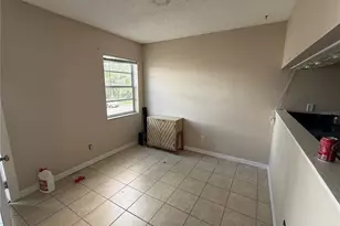 7144 Waterside Dr, Tampa, FL 33617 - Photo 2