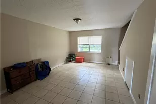 7144 Waterside Dr, Tampa, FL 33617 - Photo 4