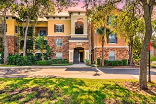 10103 Courtney Oaks Cir, Tampa, FL 33619 - Photo 1