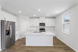 12579 Hourglass Wy, Dade City, FL 33525 - Photo 10