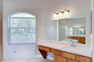 10221 Garden Alcove Dr, Tampa, FL 33647 - Photo 32
