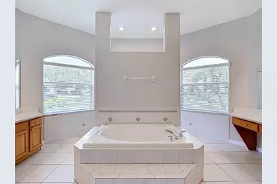 10221 Garden Alcove Drive, Tampa, FL 33647 - Photo 30