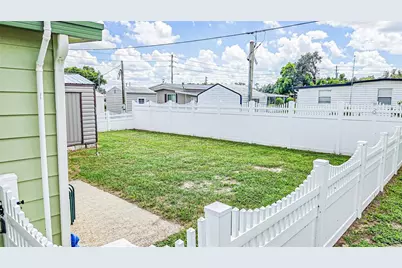 36952 Grace Avenue, Zephyrhills, FL 33542 - Photo 10