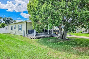 36952 Grace Ave, Zephyrhills, FL 33542 - Photo 4