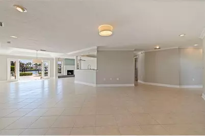 11225 4th Street E, Treasure Island, FL 33706 - Photo 4