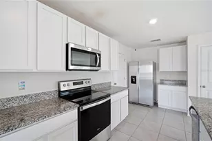 4568 Sand Dollar Wy, Zephyrhills, FL 33541 - Photo 6