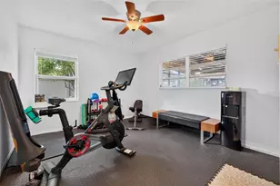 6677 Poinsettia Ave S, Saint Petersburg, FL 33707 - Photo 24