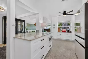 6677 Poinsettia Ave S, Saint Petersburg, FL 33707 - Photo 14