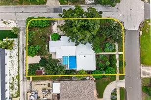 6677 Poinsettia Ave S, Saint Petersburg, FL 33707 - Photo 46