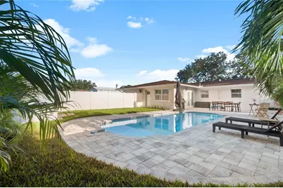 782 41st Avenue NE, Saint Petersburg, FL 33703 - Photo 2