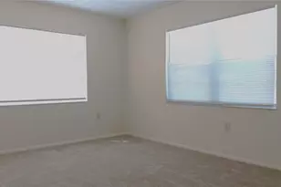 327 34th Ave N, Saint Petersburg, FL 33704 - Photo 8