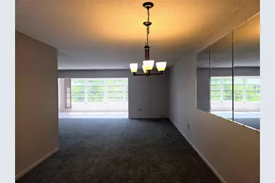 3018 59th Street S #303, Gulfport, FL 33707 - Photo 8
