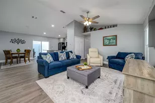30516 Birdhouse Dr, Wesley Chapel, FL 33545 - Photo 6