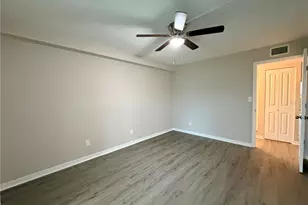 4885 1st St NE, Saint Petersburg, FL 33703 - Photo 12