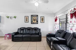 2313 E 111th Ave, Tampa, FL 33612 - Photo 8
