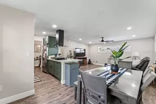 9009 1st St NE, Saint Petersburg, FL 33702 - Photo 16