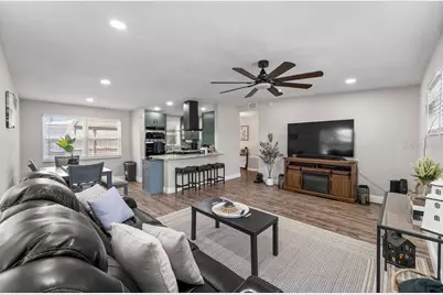 9009 1st Street NE, Saint Petersburg, FL 33702 - Photo 16