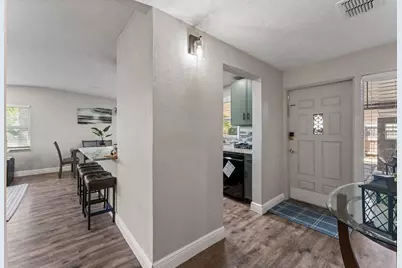 9009 1st Street NE, Saint Petersburg, FL 33702 - Photo 20
