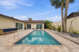 5041 Paloma Dr, Tampa, FL 33624 - Photo 2